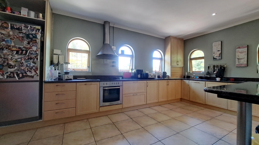 5 Bedroom Property for Sale in Table View Western Cape
